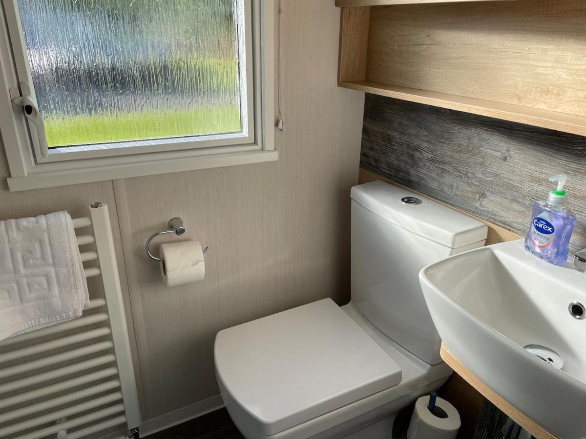 Luxury Caravan Cornwall Sleeps 4 Countryside View St. Austell Eksteriør bilde