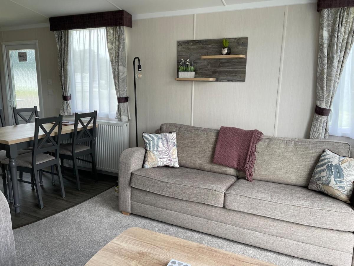 Luxury Caravan Cornwall Sleeps 4 Countryside View St. Austell Eksteriør bilde