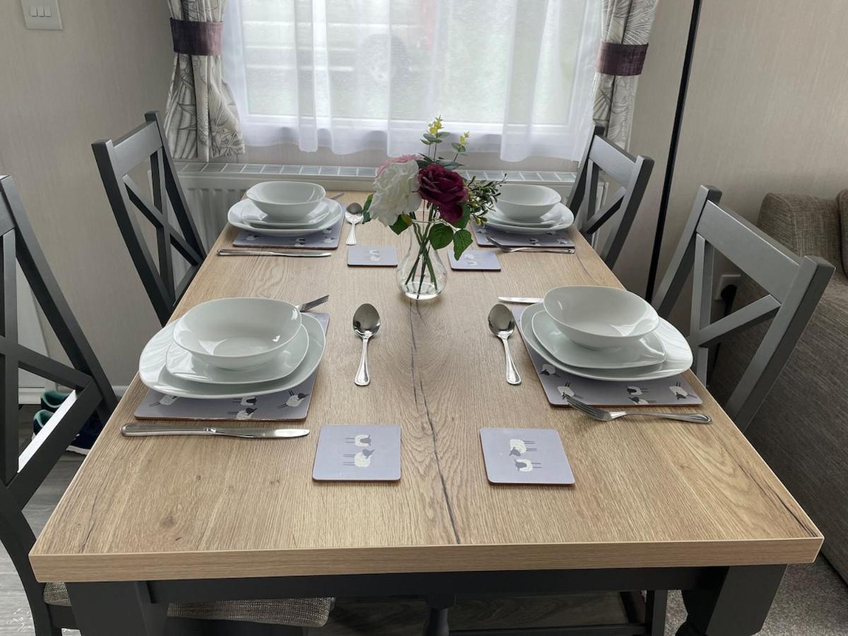 Luxury Caravan Cornwall Sleeps 4 Countryside View St. Austell Eksteriør bilde