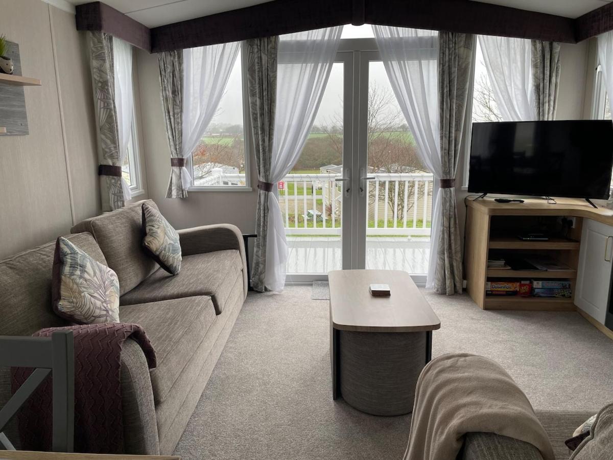 Luxury Caravan Cornwall Sleeps 4 Countryside View St. Austell Eksteriør bilde